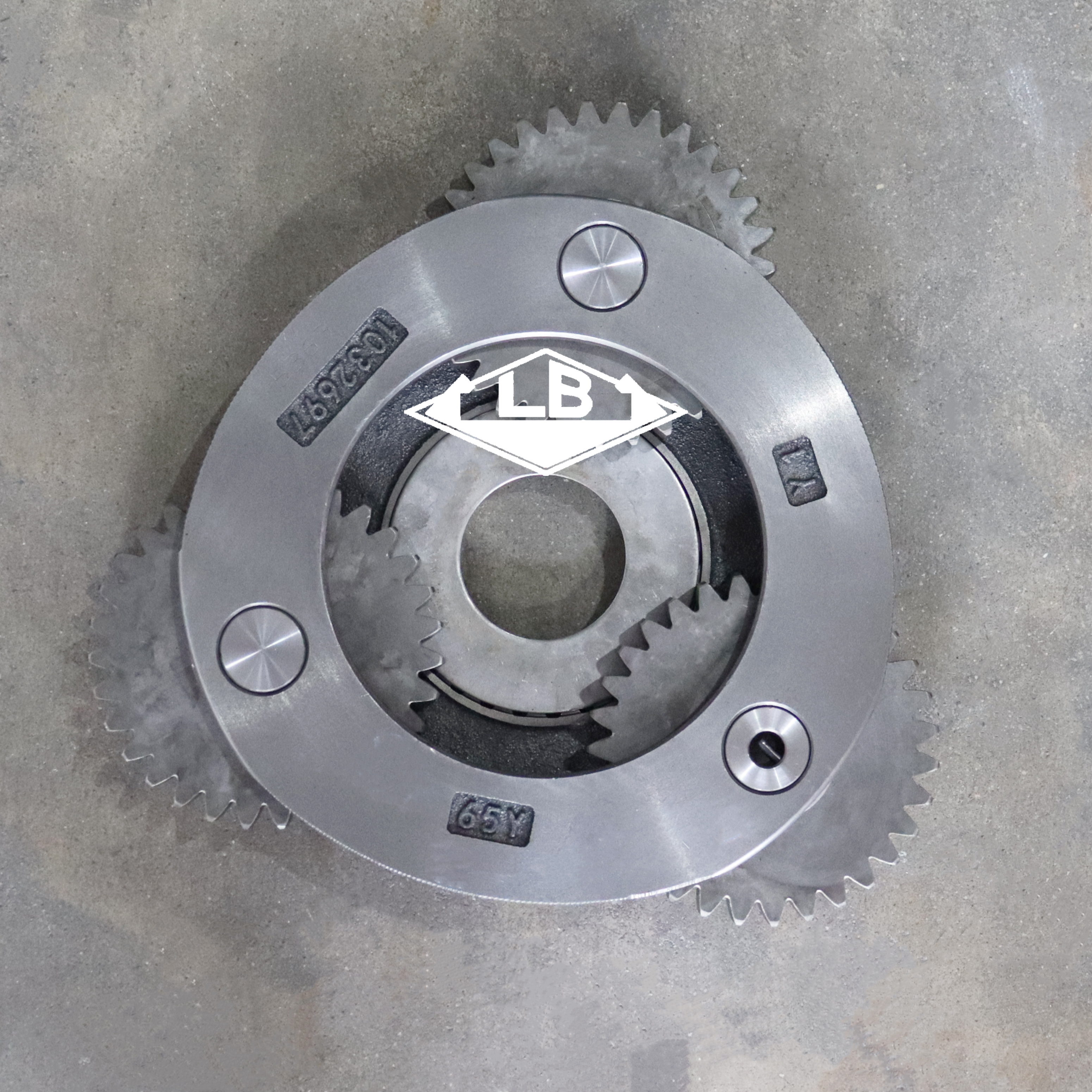 ZX330-3 行走一级架总成(4) ZX330-3 行走一级架总成(4)