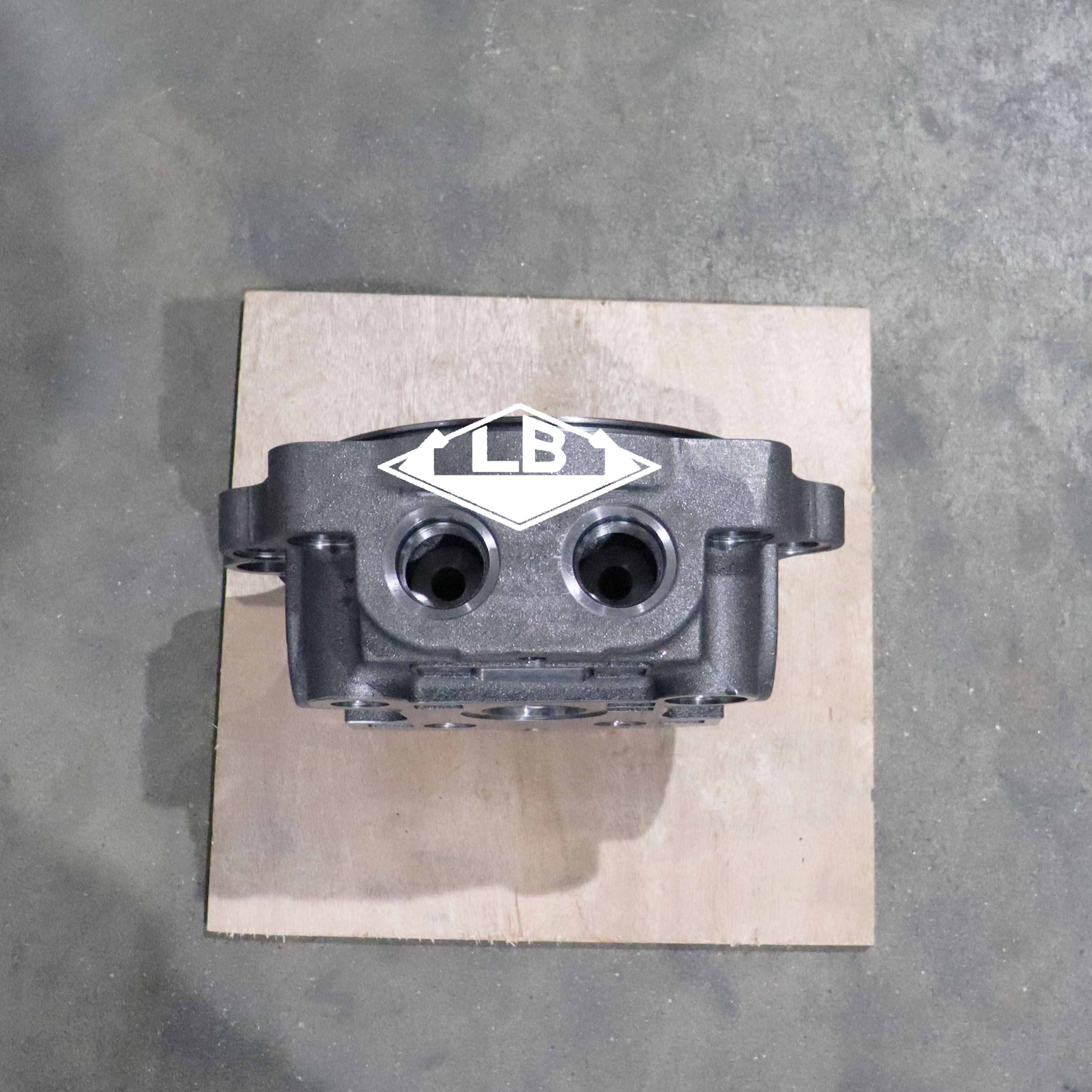 R210-9 R220-9 SWING MOTOR COVER 39Q6-11280 39Q6-11281 SWING MOTOR CASING VALVE APPLY FOR HYUNDAI EXCAVATOR