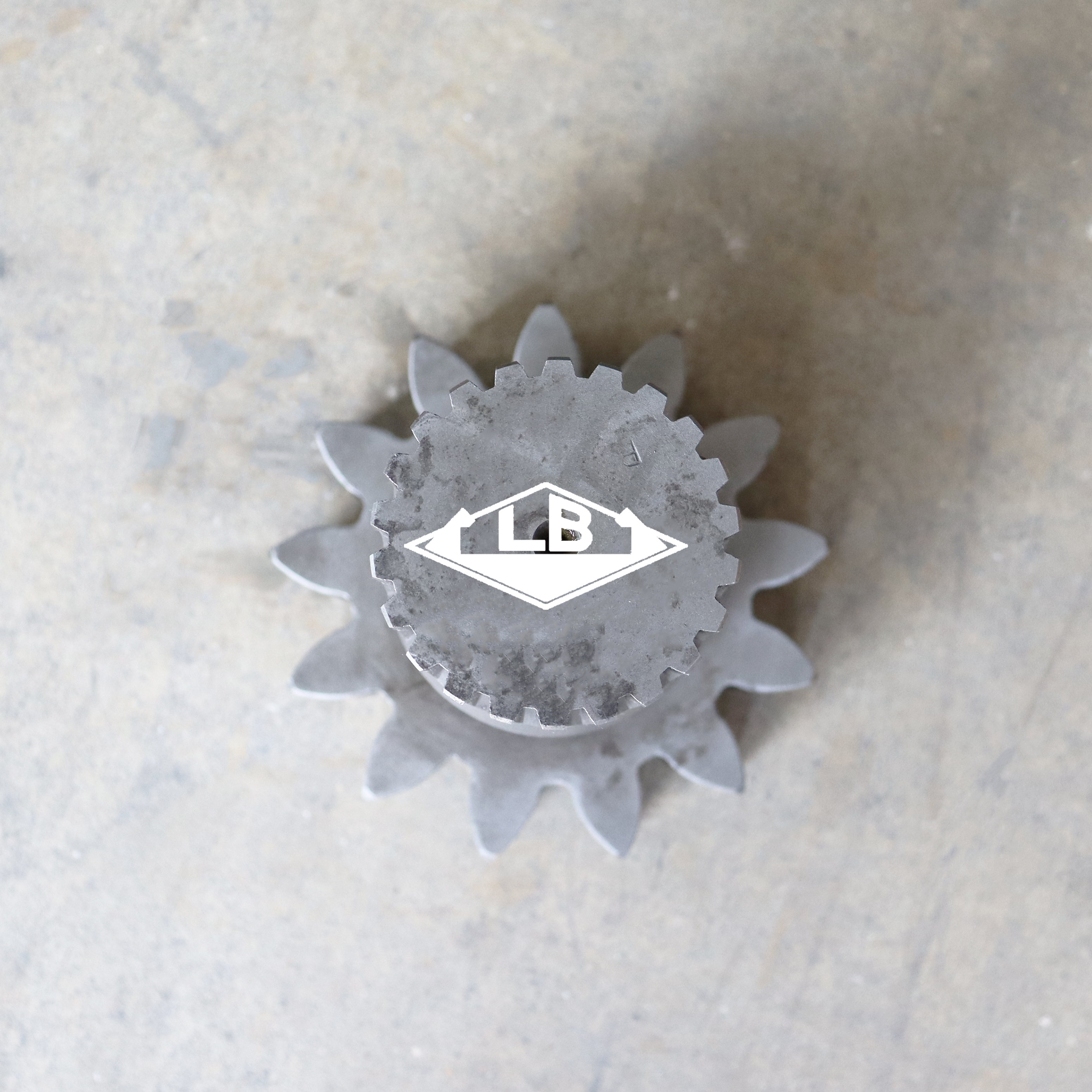 EC200 EC210 SWING PINION SHAFT VOE14528929 SWING REDUCTION GEARBOX PARTS FOR VOLVO EXCAVATOR 